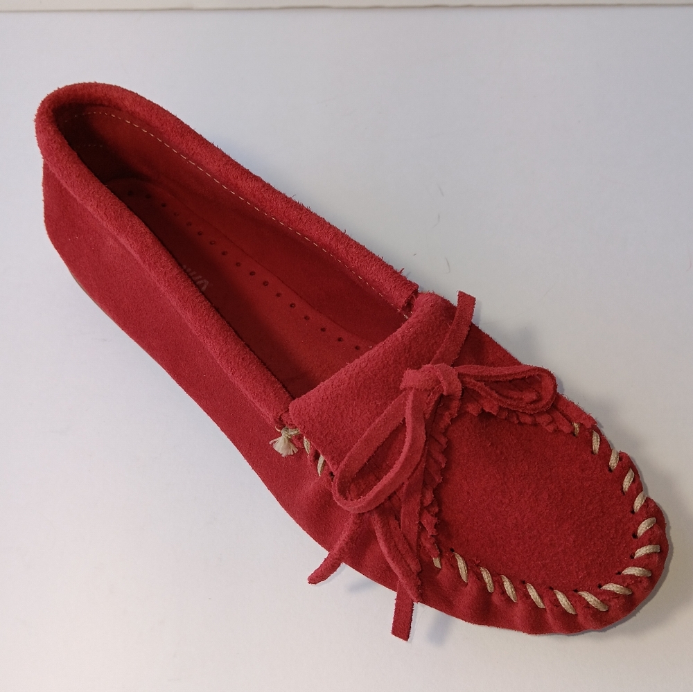 Minnetonka Women's Kilty Cherry Red Suede Moccasins Size 10